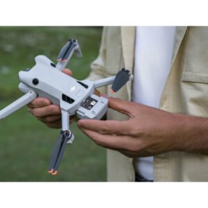 DJI Mini 4 Pro Fly More Combo avec radiocommande DJI RC 2